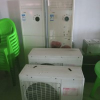 有兩個50柜機(jī)空調(diào)騰地方便宜出售，功能正常使用，兩臺2500